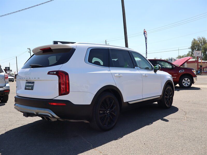 Used 2022 Kia Telluride SX w/ SX Prestige Package AWD/4WD image 3