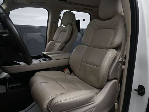 Used 2021 Lincoln Navigator L Reserve w/ Luxury Package image 12