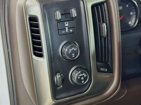 Used 2018 Chevrolet Silverado 1500 LTZ w/ Sport Package AWD/4WD image 11