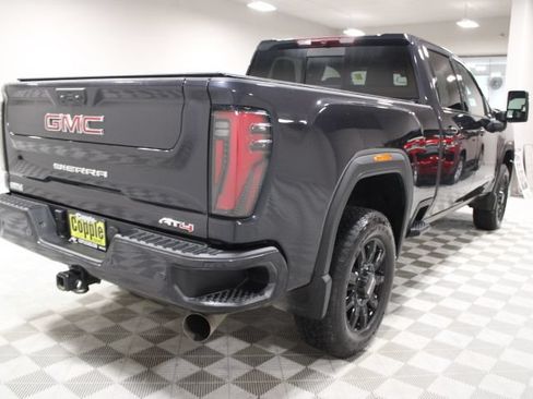 Used 2025 GMC Sierra 2500 AT4 AWD/4WD image 11
