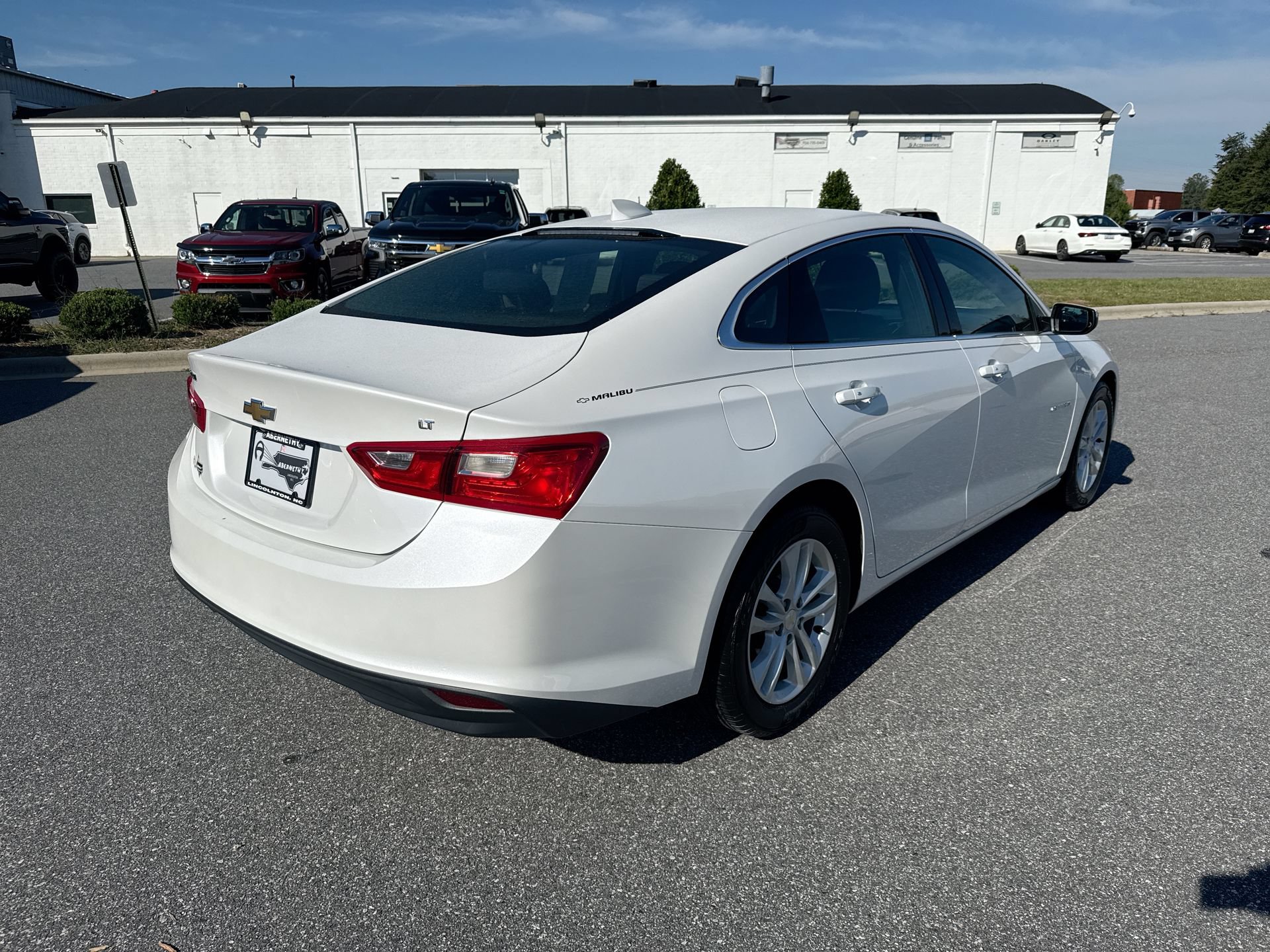 Used 2018 Chevrolet Malibu LT FWD image 6