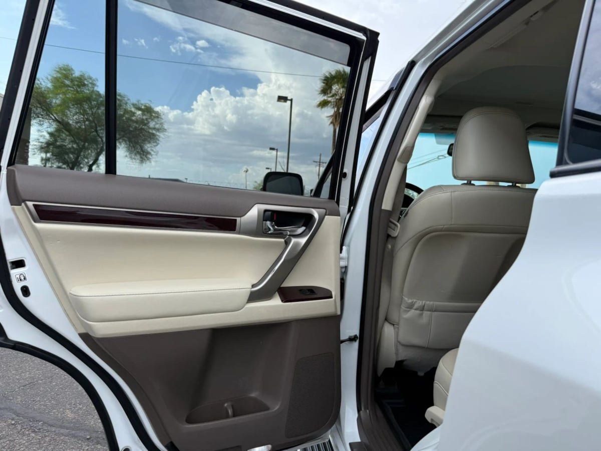 Used 2014 Lexus GX 460 w/ Premium Package AWD/4WD image 35