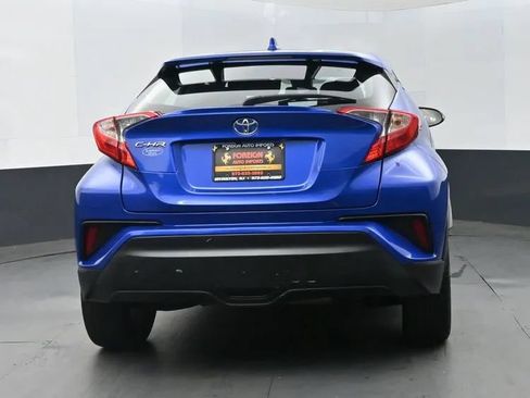 Used 2021 Toyota C-HR XLE FWD image 8