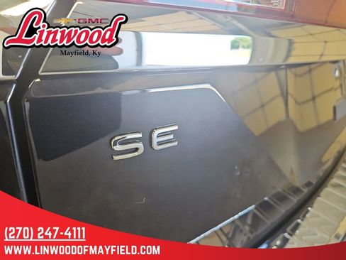 Used 2024 Volkswagen Atlas SE AWD/4WD image 11
