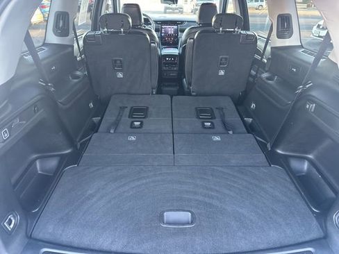 Used 2023 Jeep Grand Cherokee L Limited w/ Luxury Tech Group II image 19