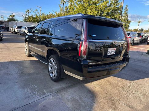 Used 2016 Cadillac Escalade ESV Premium image 3