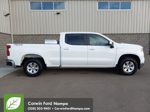 Used 2023 Chevrolet Silverado 1500 LT image 2