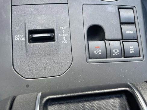 Used 2023 Toyota Highlander XLE image 43