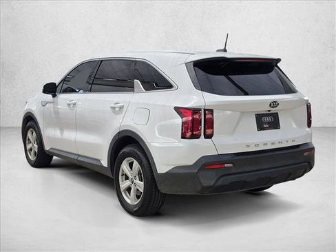 Used 2021 Kia Sorento LX FWD image 7