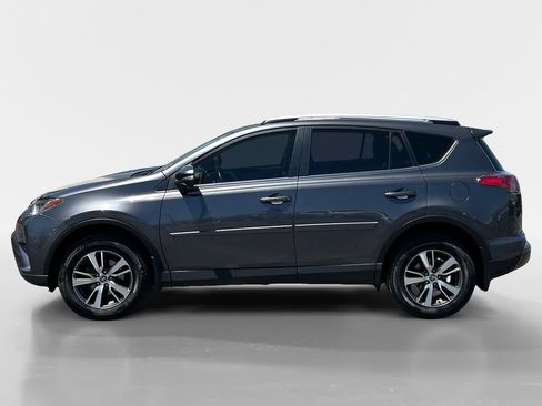 Used 2016 Toyota RAV4 XLE AWD/4WD image 2