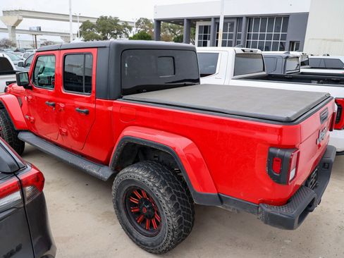 Used 2020 Jeep Gladiator Overland image 8