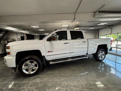 Used 2016 Chevrolet Silverado 2500 LTZ w/ Duramax Plus Package AWD/4WD image 7