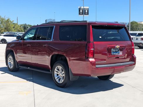 Used 2017 Chevrolet Suburban LT AWD/4WD image 3