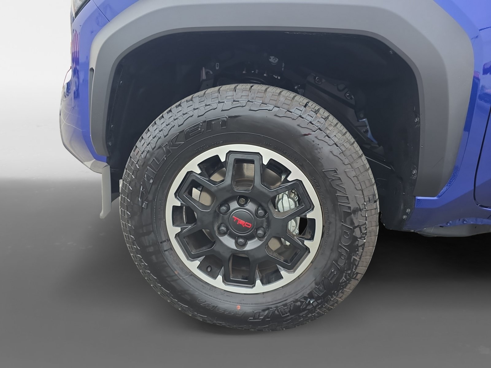 Certified 2025 Toyota Tacoma TRD Off-Road AWD/4WD image 14
