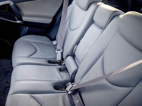 Used 2007 Toyota RAV4 Limited image 18