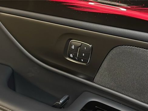 New 2026 Lincoln Nautilus Reserve image 32