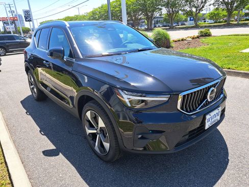 New 2026 Volvo XC40 B5 Plus w/ Protection Package Premier image 2