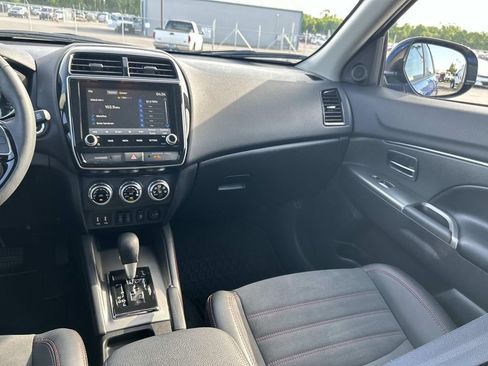 Used 2024 Mitsubishi Outlander Sport SE image 18