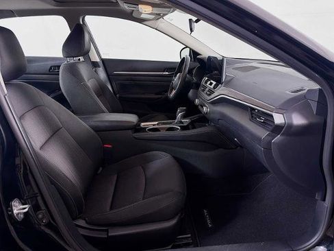 Certified 2023 Nissan Altima 2.5 SV w/ SV Premium Package AWD/4WD image 23