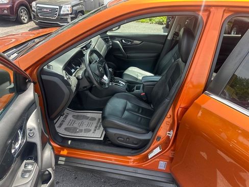 Used 2017 Nissan Rogue SL AWD/4WD image 11