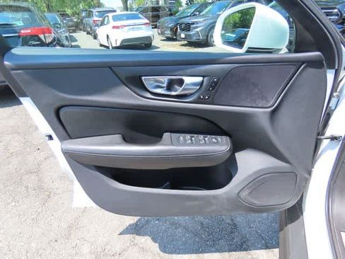 Used 2020 Volvo V60 T5 Cross Country w/ Protection Package Premier AWD/4WD image 15