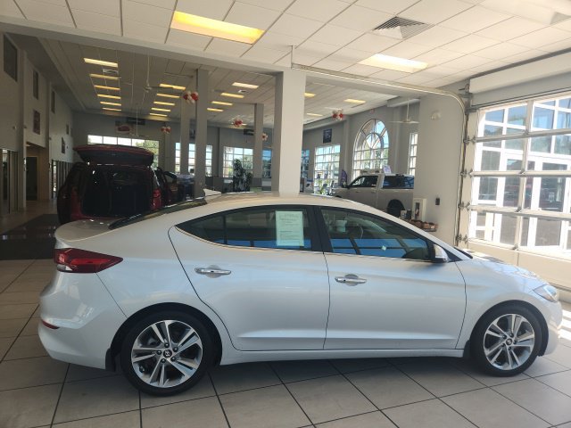 Used 2017 Hyundai Elantra Limited FWD image 9