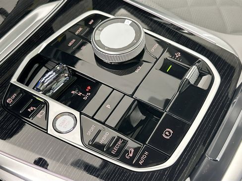 New 2026 BMW X5 xDrive50e w/ Executive Package image 16