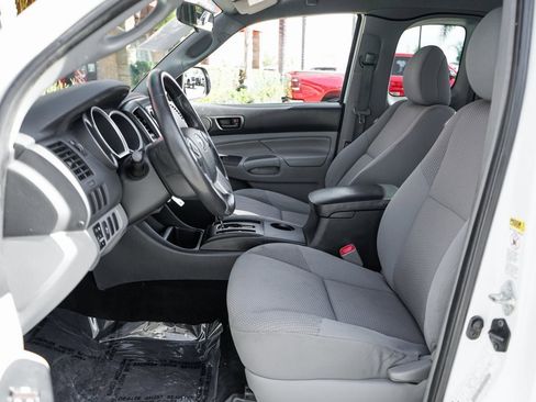 Used 2014 Toyota Tacoma 2WD Access Cab image 17