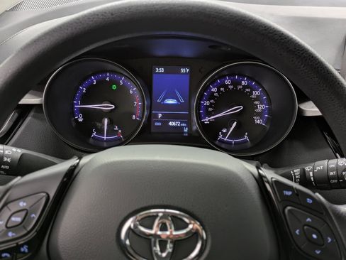 Used 2020 Toyota C-HR LE image 14