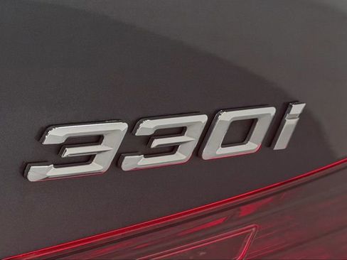 Used 2020 BMW 330i xDrive Sedan w/ M Sport Package image 8