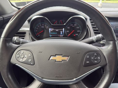 Used 2014 Chevrolet Impala LTZ FWD image 11