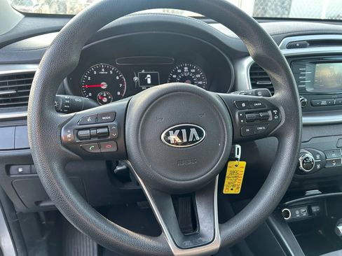 Used 2018 Kia Sorento L image 19