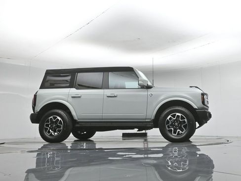 Used 2023 Ford Bronco Outer Banks AWD/4WD image 55