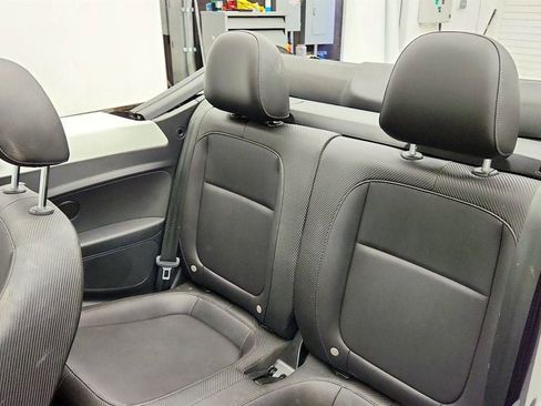 Used 2019 Volkswagen Beetle 2.0T SE FWD image 19