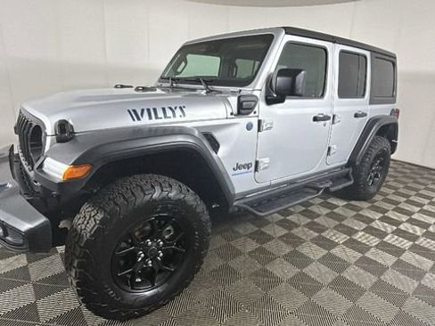 Used 2024 Jeep Wrangler Unlimited AWD/4WD image 6