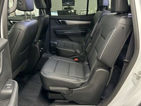 Used 2025 Buick Enclave Preferred image 22