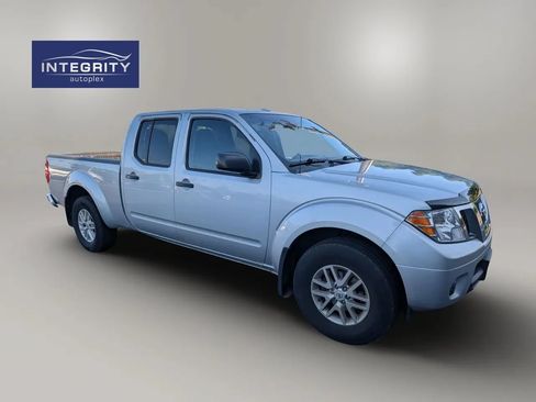 Used 2018 Nissan Frontier SV AWD/4WD image 6
