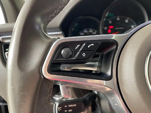 Used 2021 Porsche Macan AWD/4WD image 10