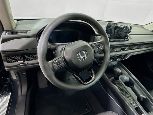 Used 2025 Honda Accord SE image 9