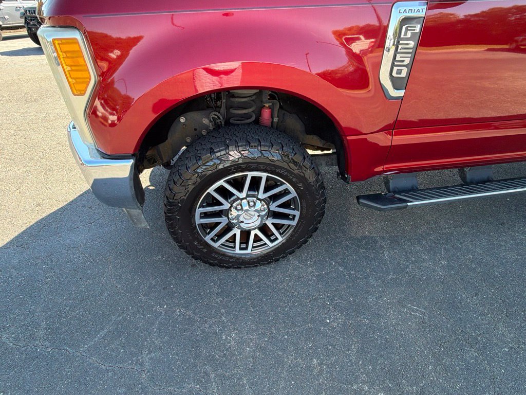 Used 2017 Ford F250 Lariat w/ Lariat Value Package AWD/4WD image 28