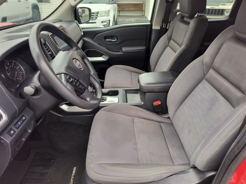 Used 2022 Nissan Frontier SV AWD/4WD image 15