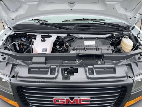 New 2026 GMC Savana 3500 w/ Driver Convenience Package RWD image 25