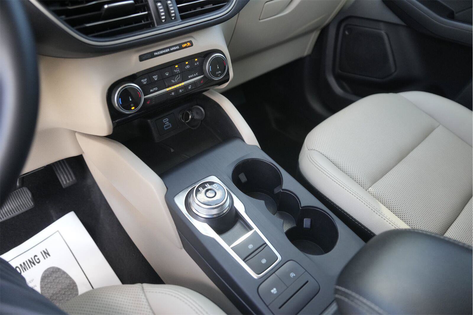 Used 2022 Ford Escape SEL w/ Technology Package FWD image 28