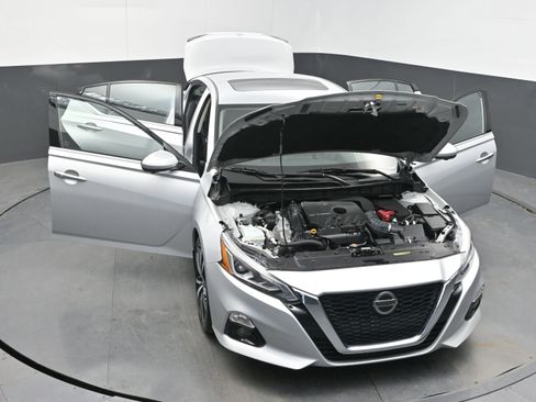Used 2020 Nissan Altima 2.0 Platinum image 38