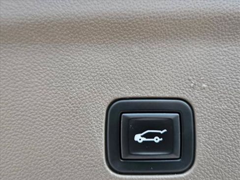 Used 2021 GMC Yukon Denali w/ Denali Premium Package RWD image 29
