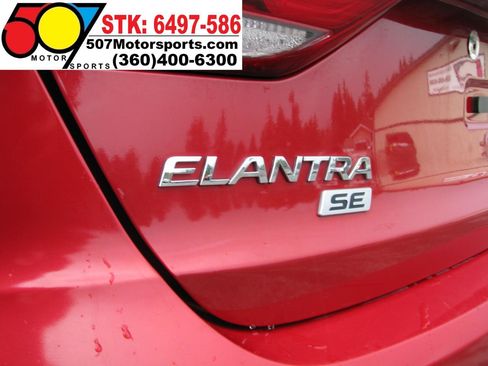 Used 2017 Hyundai Elantra SE FWD image 14