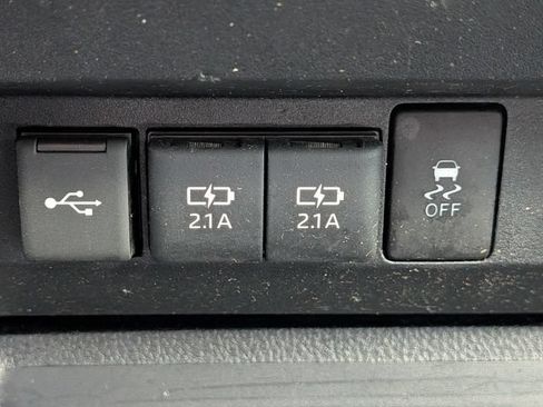 Used 2020 Toyota Tundra SR5 w/ SR5 Upgrade Package AWD/4WD image 21