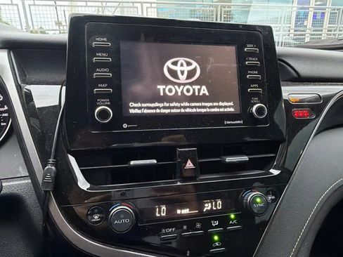 Used 2022 Toyota Camry SE FWD image 10