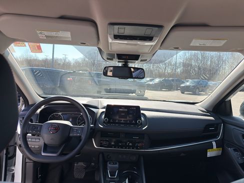 Certified 2025 Nissan Rogue SV w/ Rock Creek Premium Package image 28