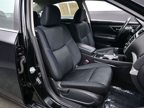 Used 2018 Nissan Altima 2.5 SV image 12